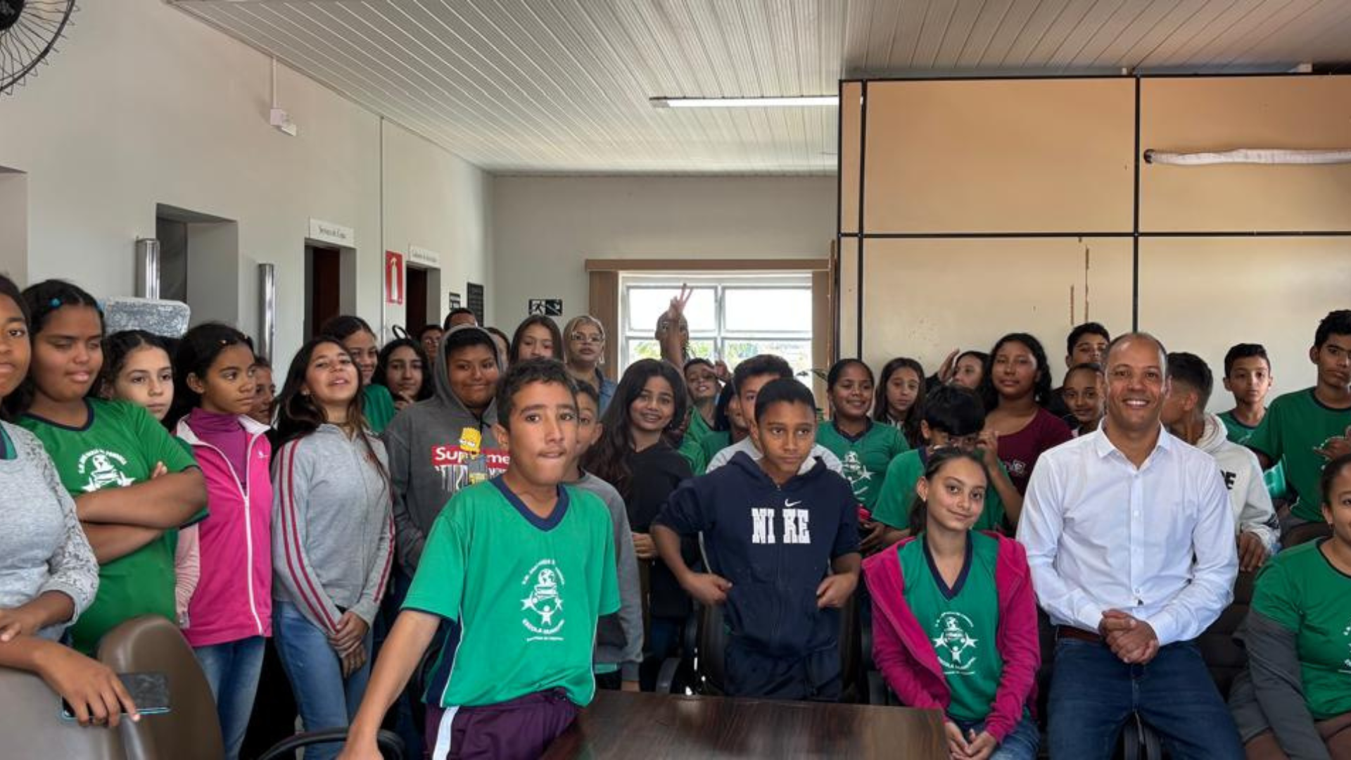 Câmara Abre as Portas para Alunos da Escola Municipal José Maria da Fonseca